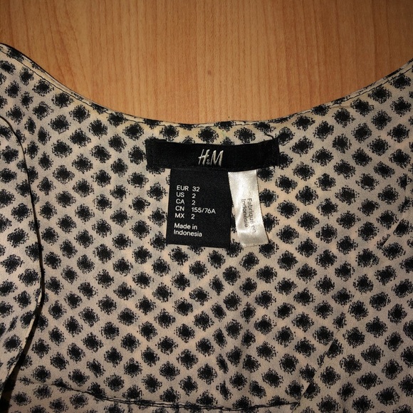H&M blouse - Picture 2 of 3
